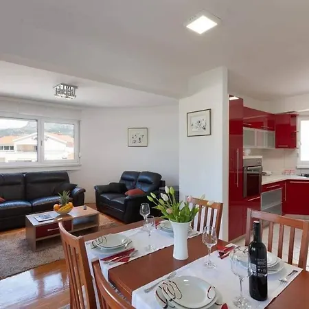 Tomislav Apartment Makarska