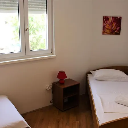 Tomislav Apartment Makarska
